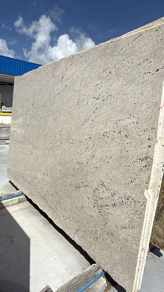 White Malta Granite Slab White Malta Granite Slab